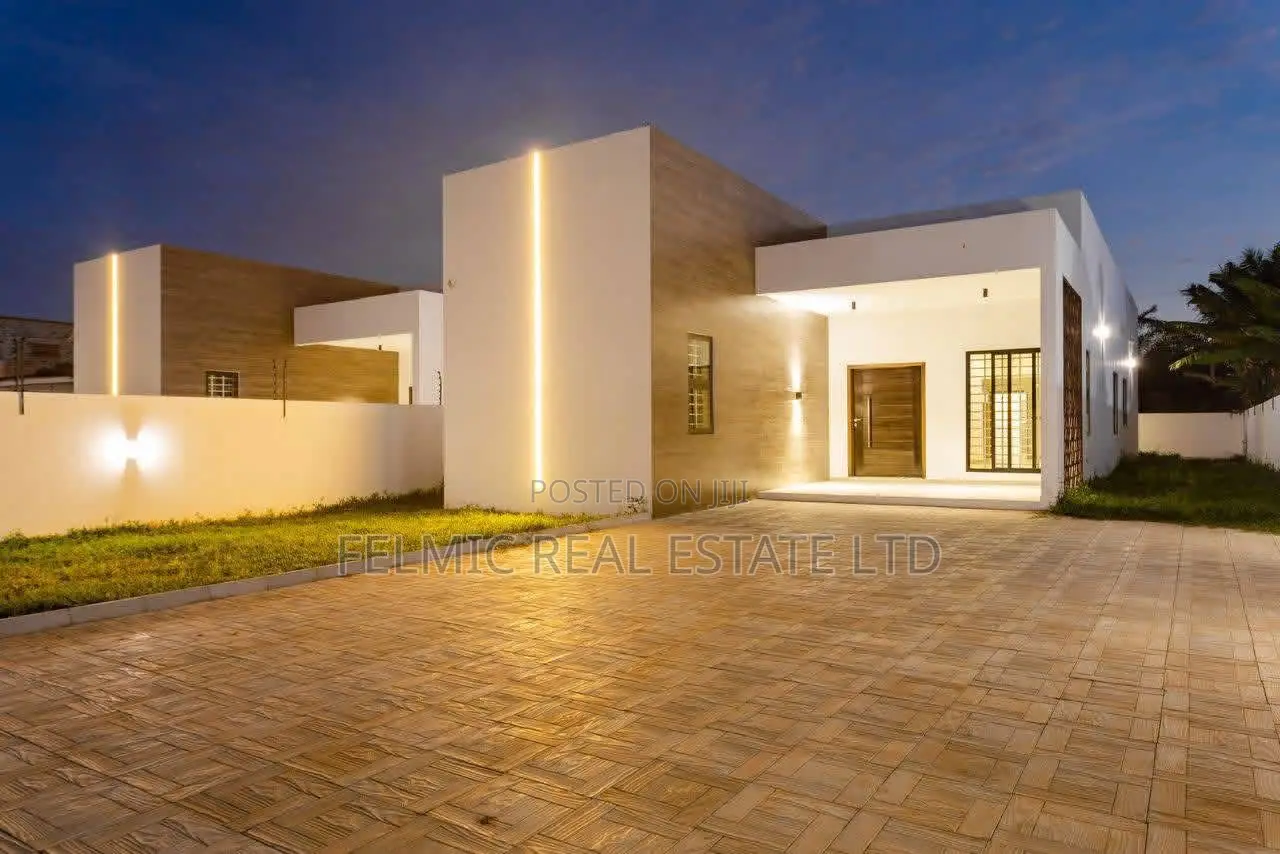3bdrm House in Felmic Real Estate for sale in GREDA Estate