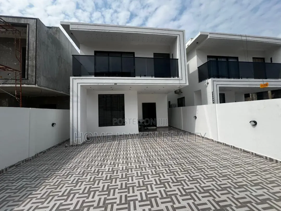 4bdrm House in Lakeside Estate for sale in Lake Side Estate