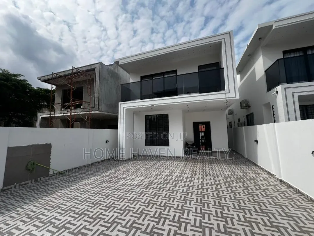 4bdrm House in Lakeside Estate for sale in Lake Side Estate