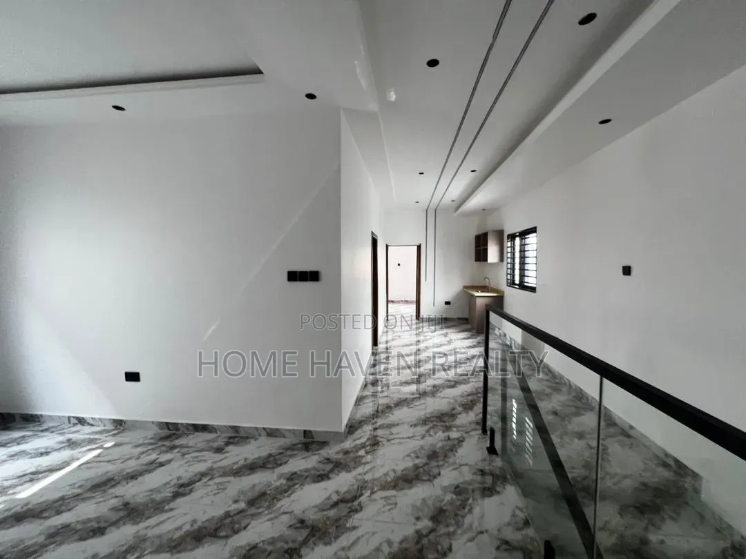 4bdrm House in Lakeside Estate for sale in Lake Side Estate