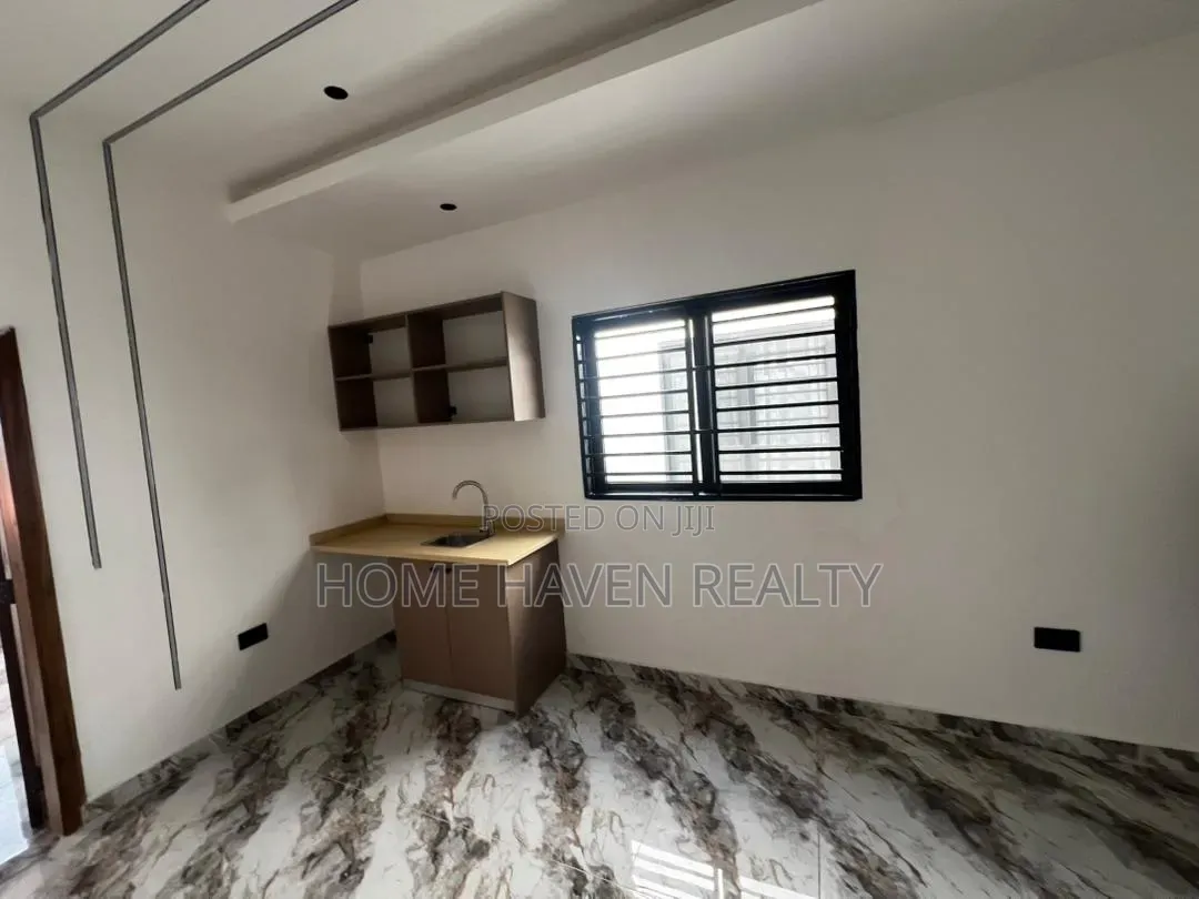 4bdrm House in Lakeside Estate for sale in Lake Side Estate