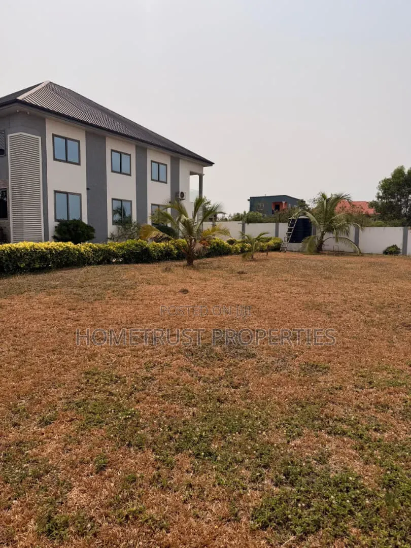 Furnished 5bdrm Duplex in Kokrobitey, West Hills Mall Area for sale in West Hills Mall Area