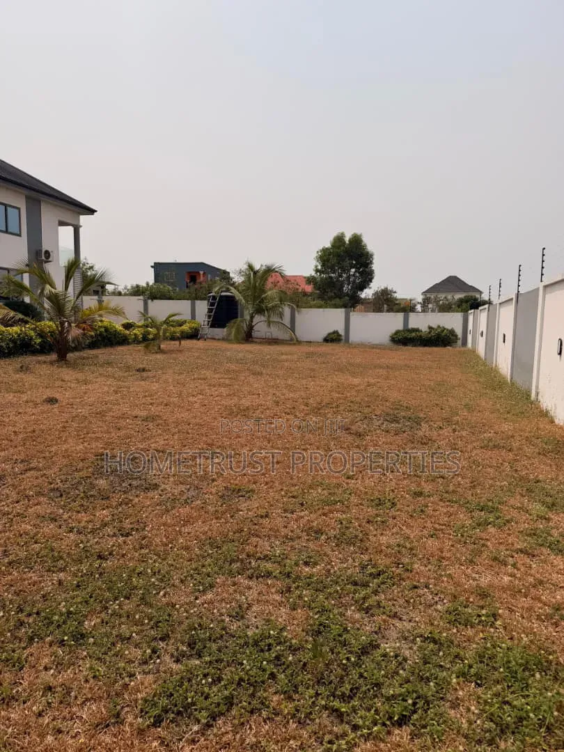 Furnished 5bdrm Duplex in Kokrobitey, West Hills Mall Area for sale in West Hills Mall Area