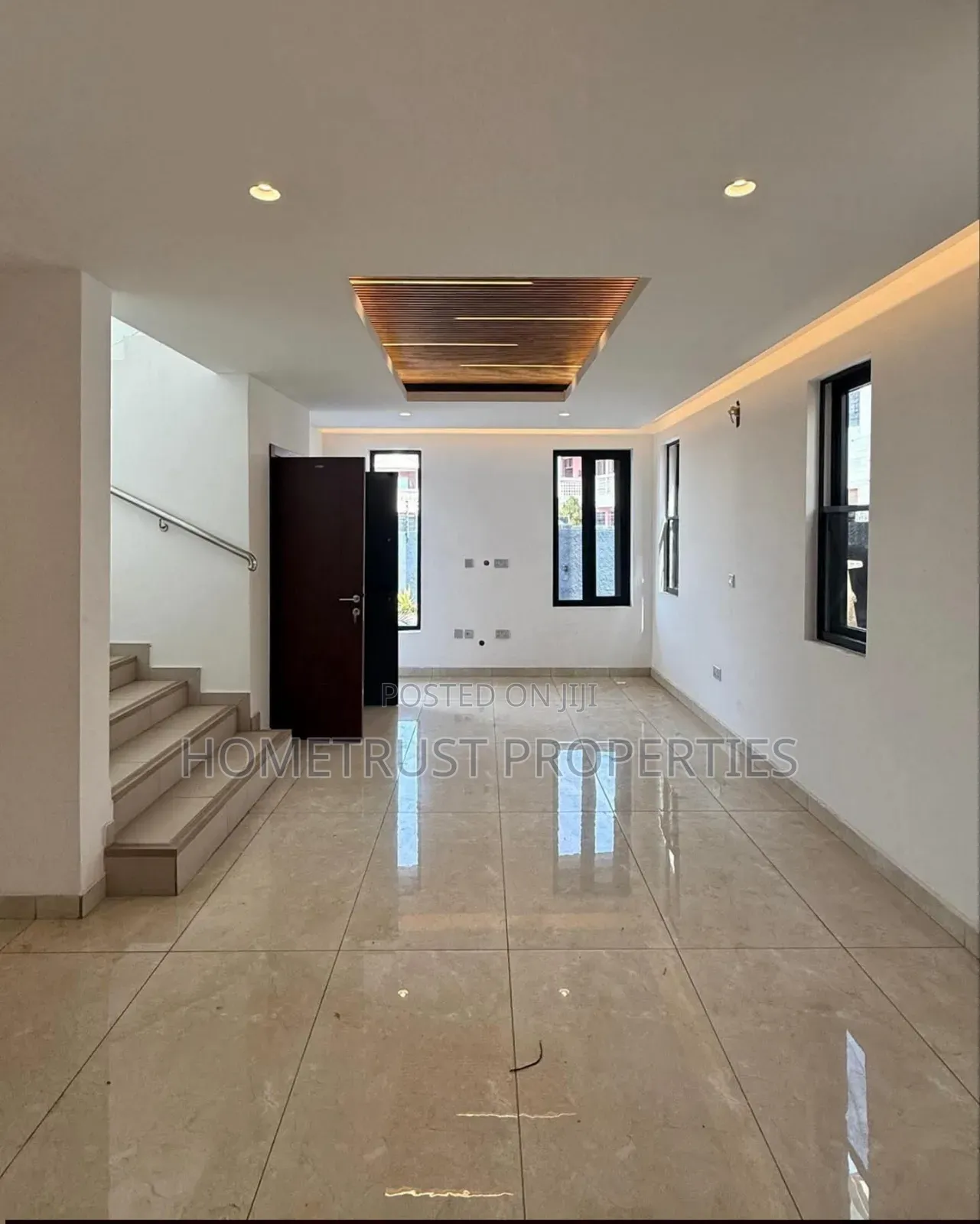 3bdrm Duplex in Ashaley Botwe, School Junction for sale in School Junction