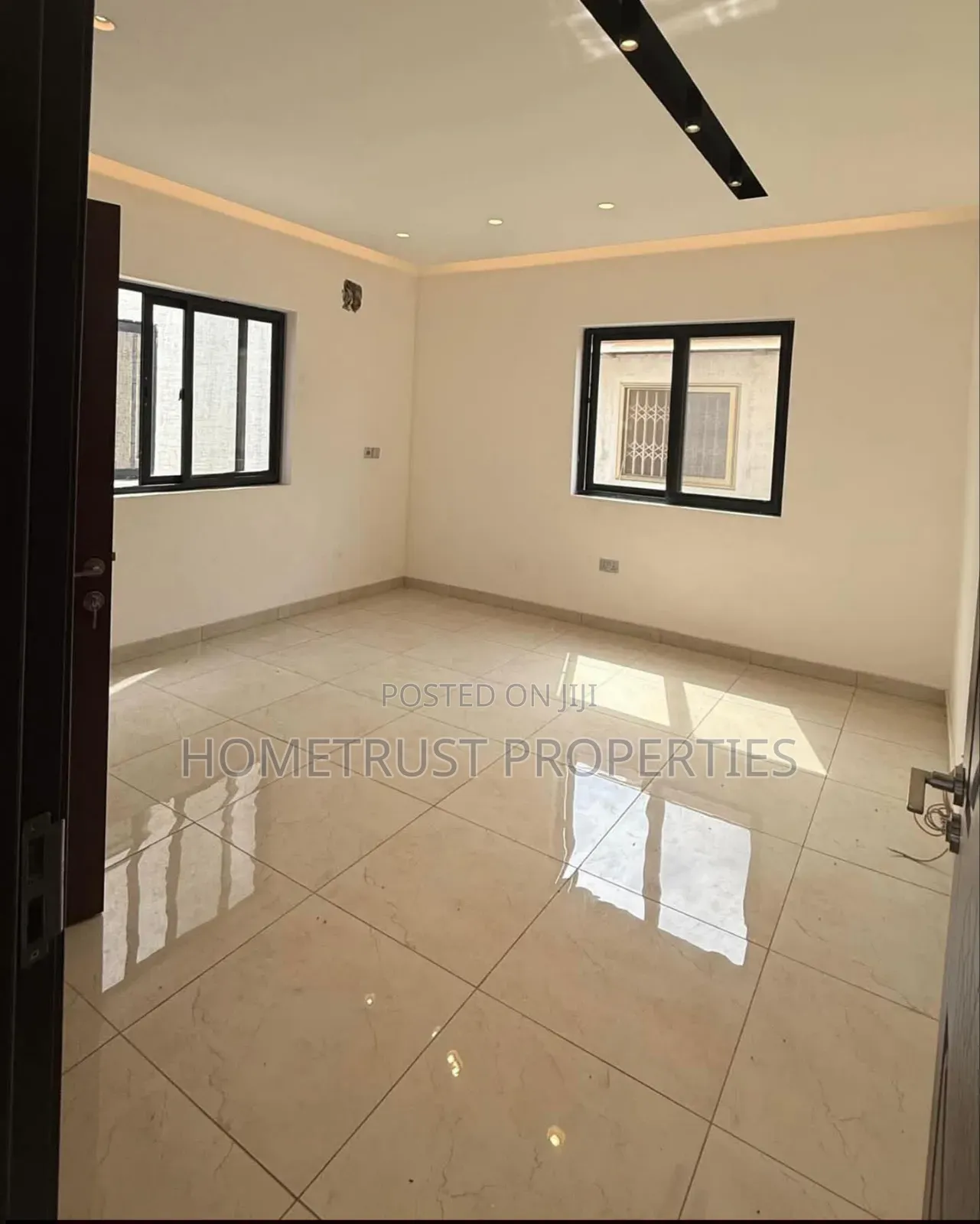 3bdrm Duplex in Ashaley Botwe, School Junction for sale in School Junction