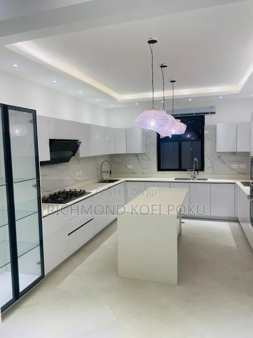 4bdrm House in Kofis Realty, Baatsona Total for sale in Baatsona Total