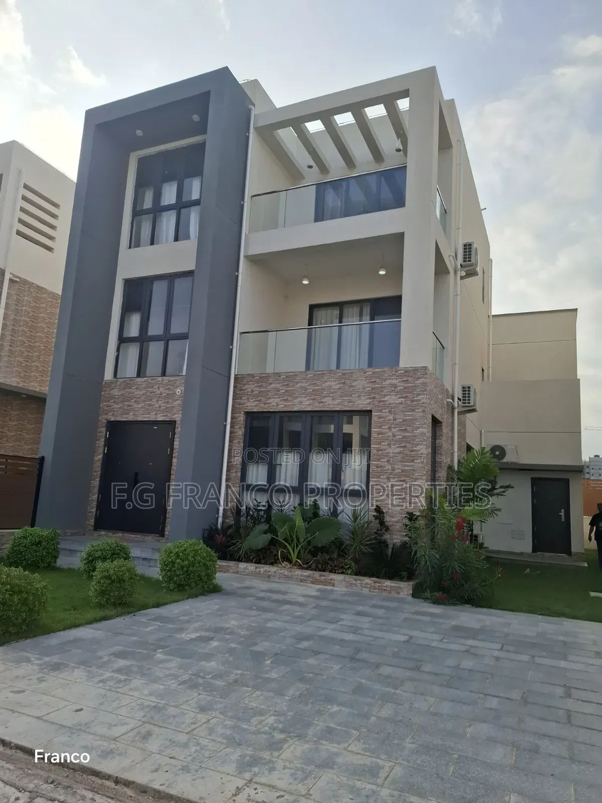 Furnished 4bdrm House in Kg,Franco Properties, Sakumono for sale in Sakumono