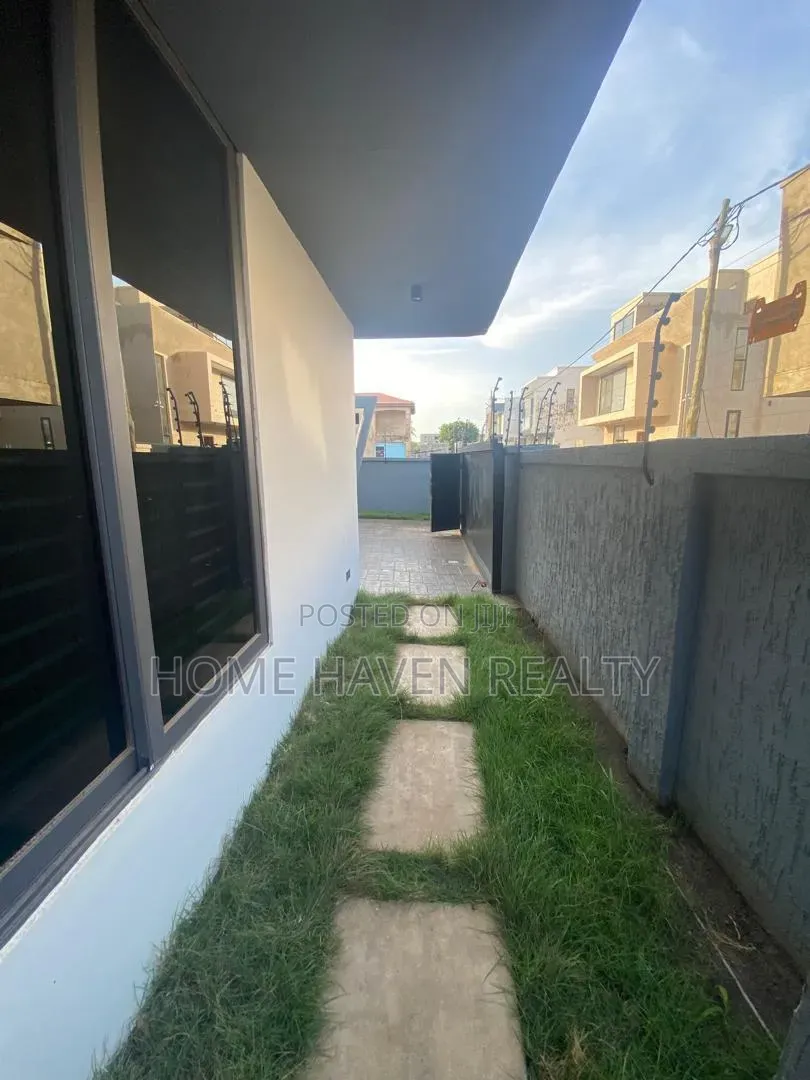 4bdrm House in Spintex Comm 18, Baatsona Total for sale in Baatsona Total