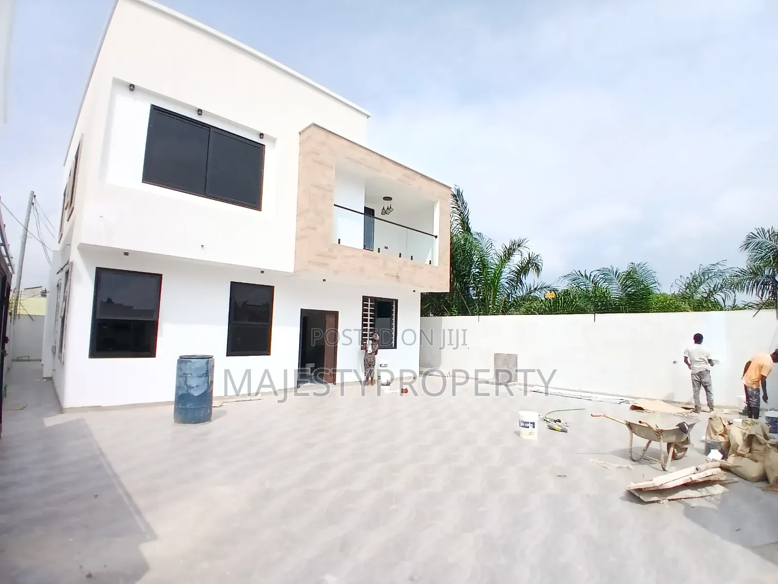 4bdrm Duplex in Batsona, Baatsona Total for sale in Baatsona Total