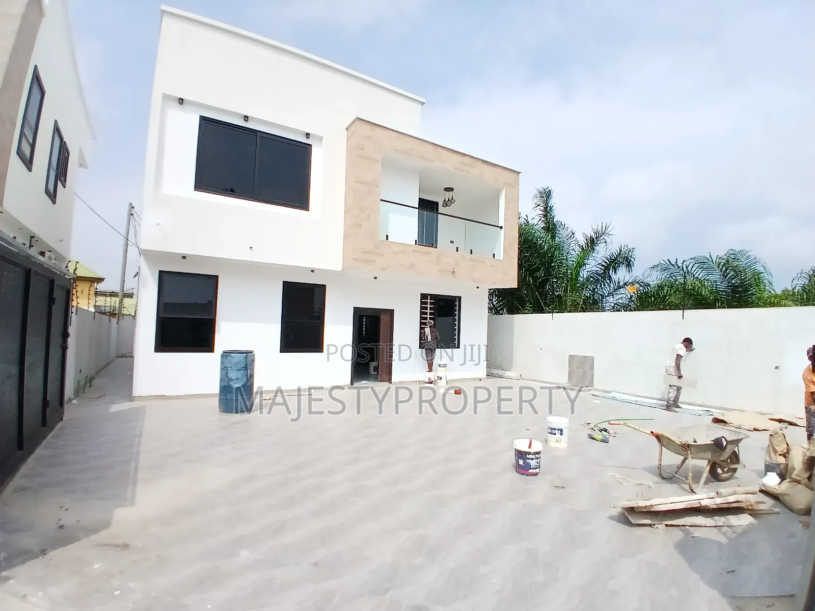 4bdrm Duplex in Batsona, Baatsona Total for sale in Baatsona Total