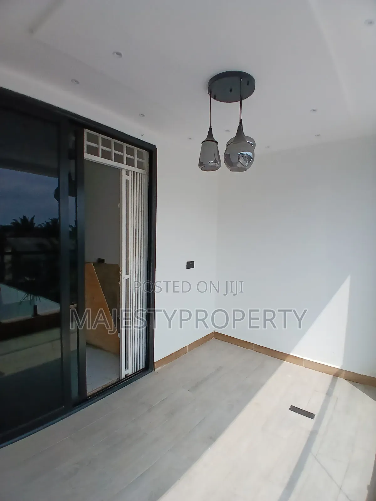 4bdrm Duplex in Batsona, Baatsona Total for sale in Baatsona Total