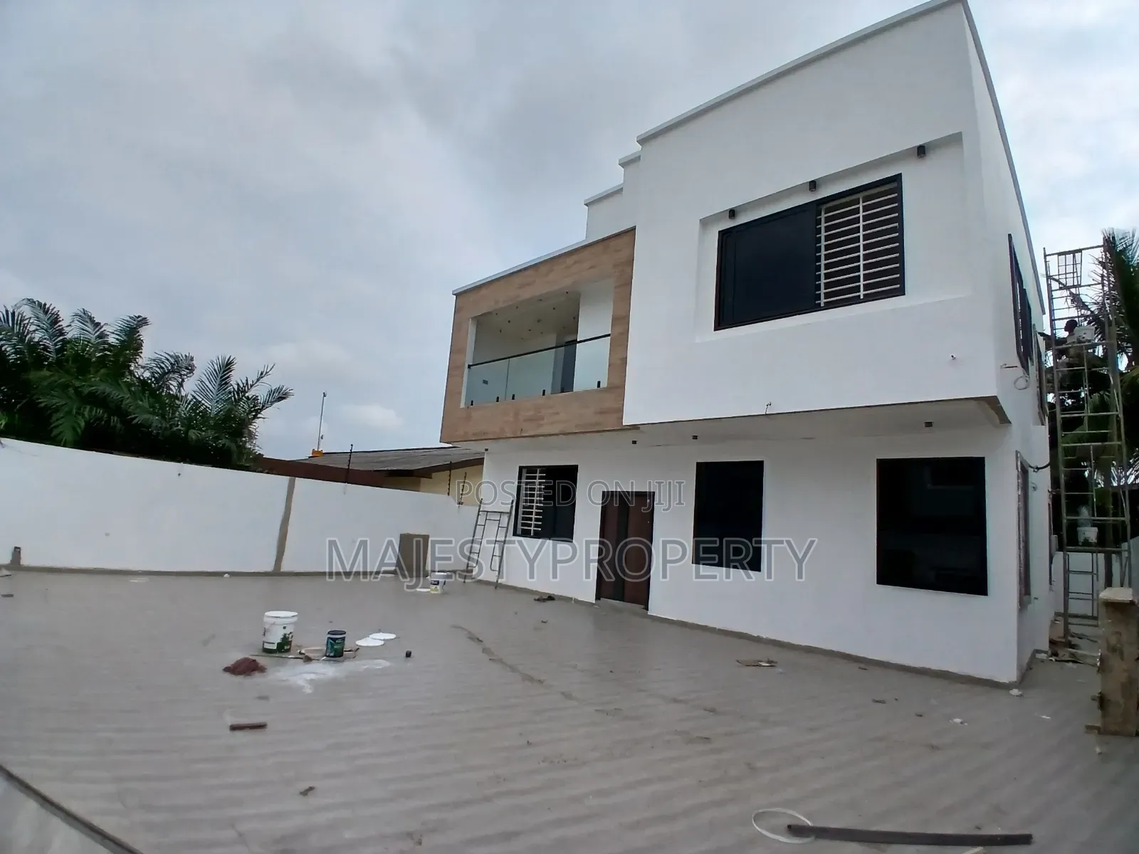 4bdrm Duplex in Batsona, Baatsona Total for sale in Baatsona Total