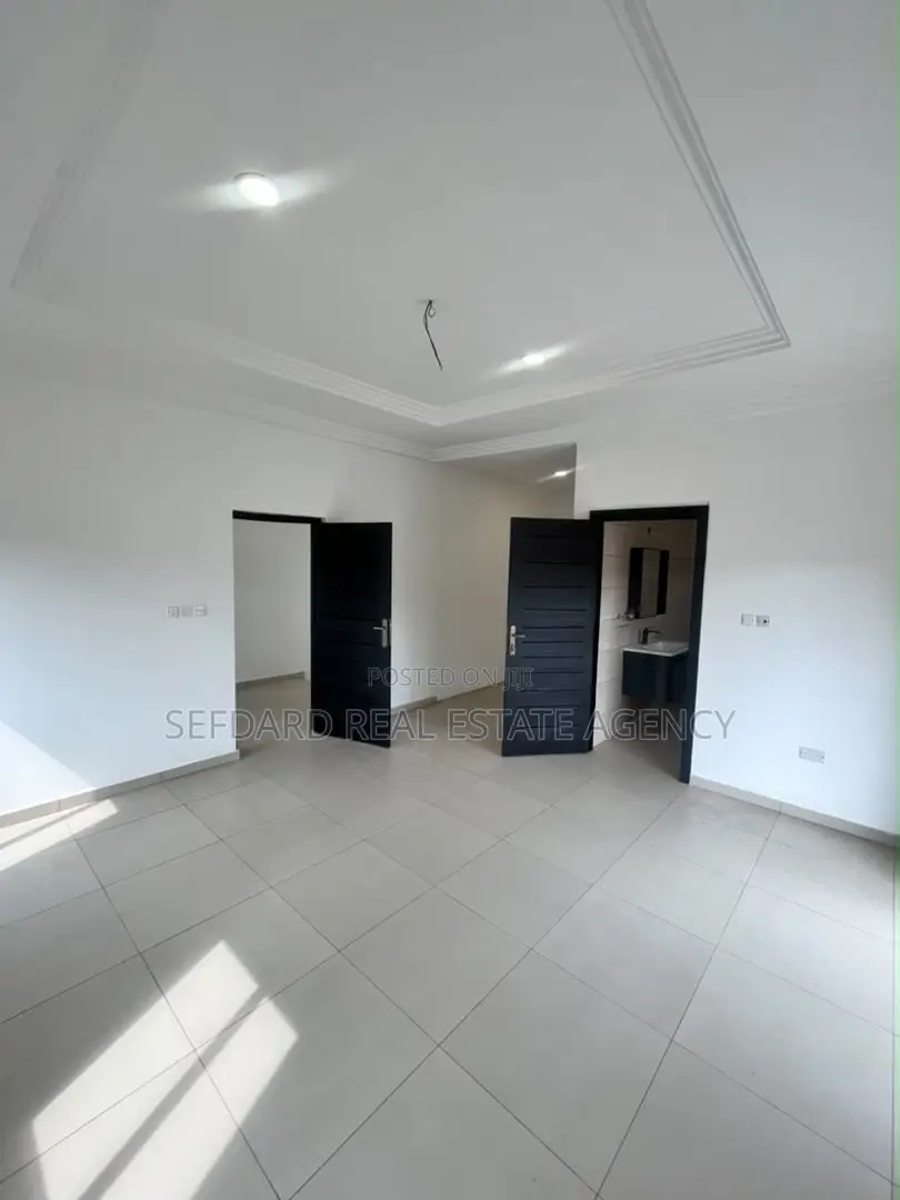 3bdrm Duplex in Sefdard Properties, Oyarifa for sale in Oyarifa