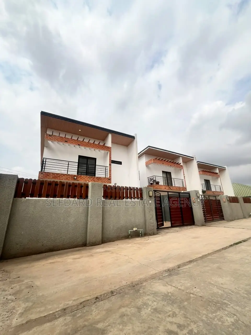 3bdrm Duplex in Sefdard Properties, Oyarifa for sale in Oyarifa