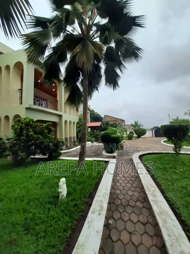 9bdrm Block of Flats in Arepa Homes, Ofankor for sale in Ofankor