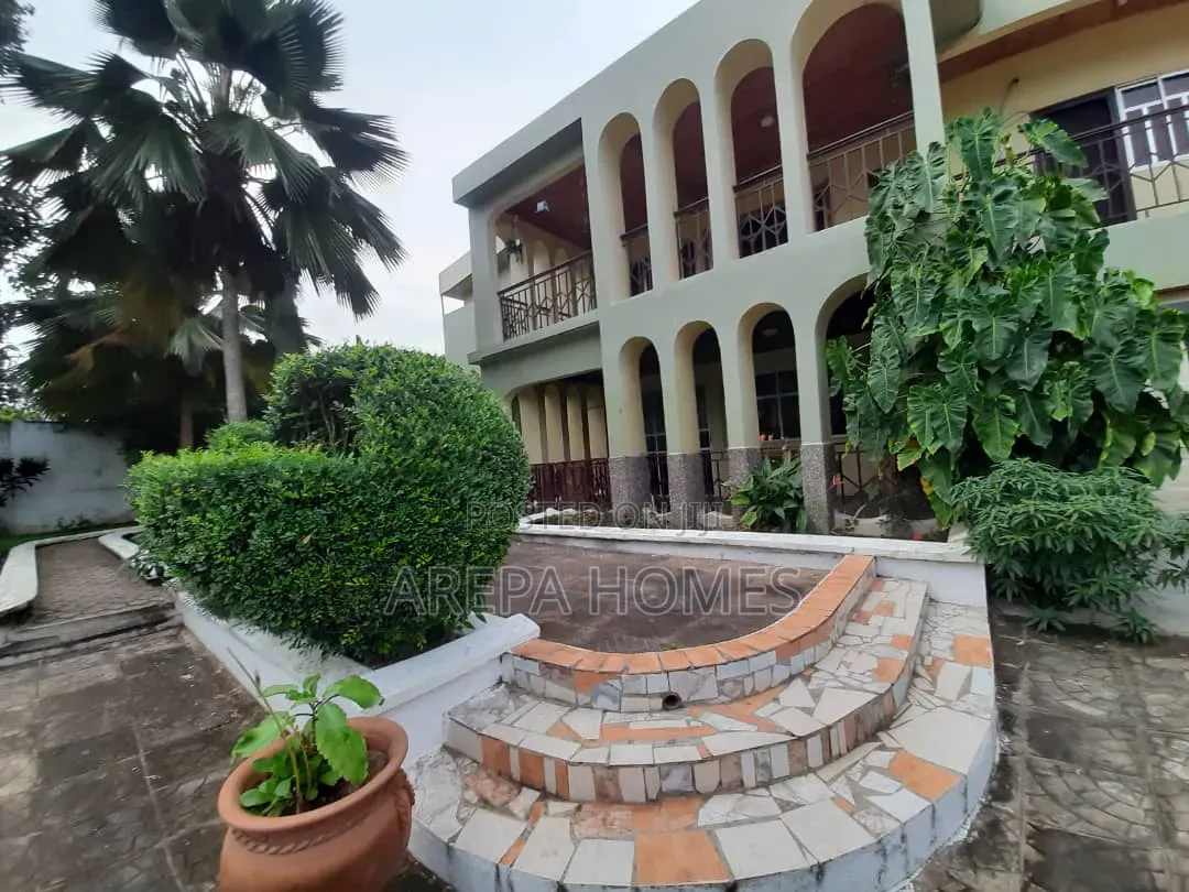 9bdrm Block of Flats in Arepa Homes, Ofankor for sale in Ofankor