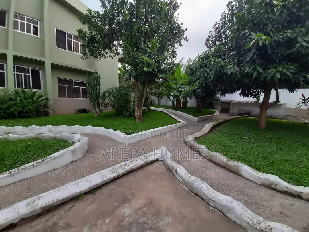 9bdrm Block of Flats in Arepa Homes, Ofankor for sale in Ofankor