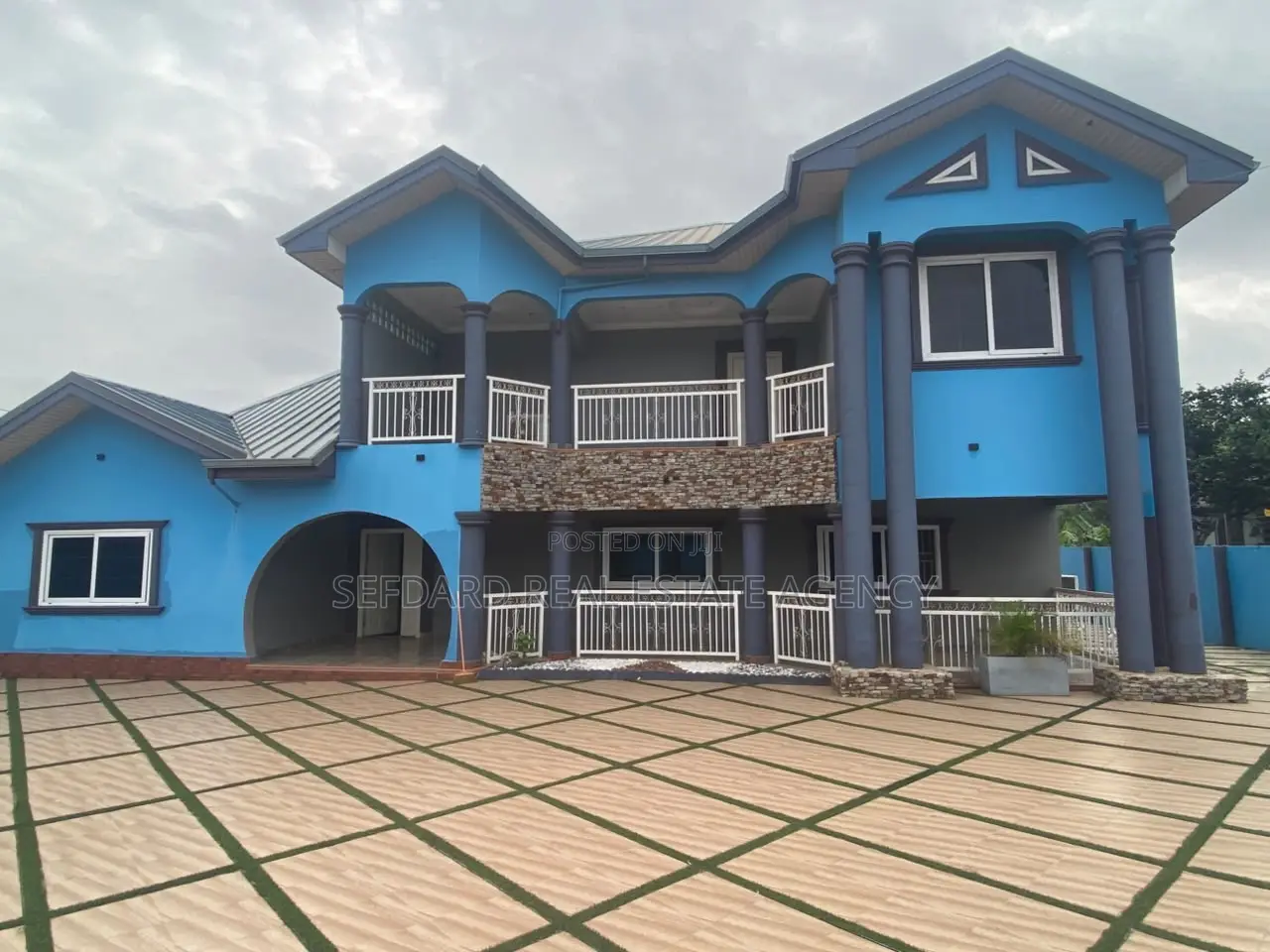 5bdrm House in Sefdard Properties, Haatso for sale in Haatso