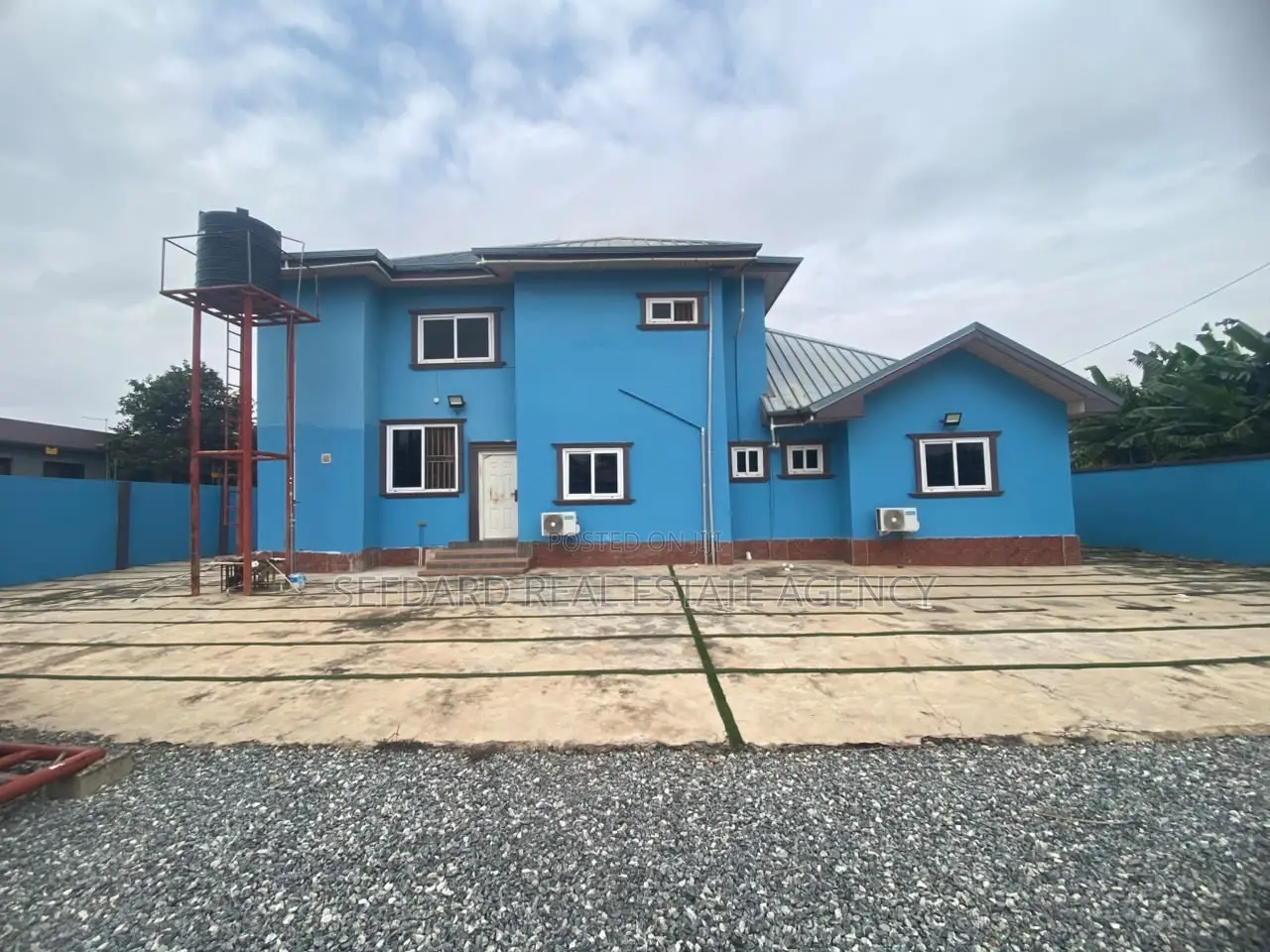 5bdrm House in Sefdard Properties, Haatso for sale in Haatso