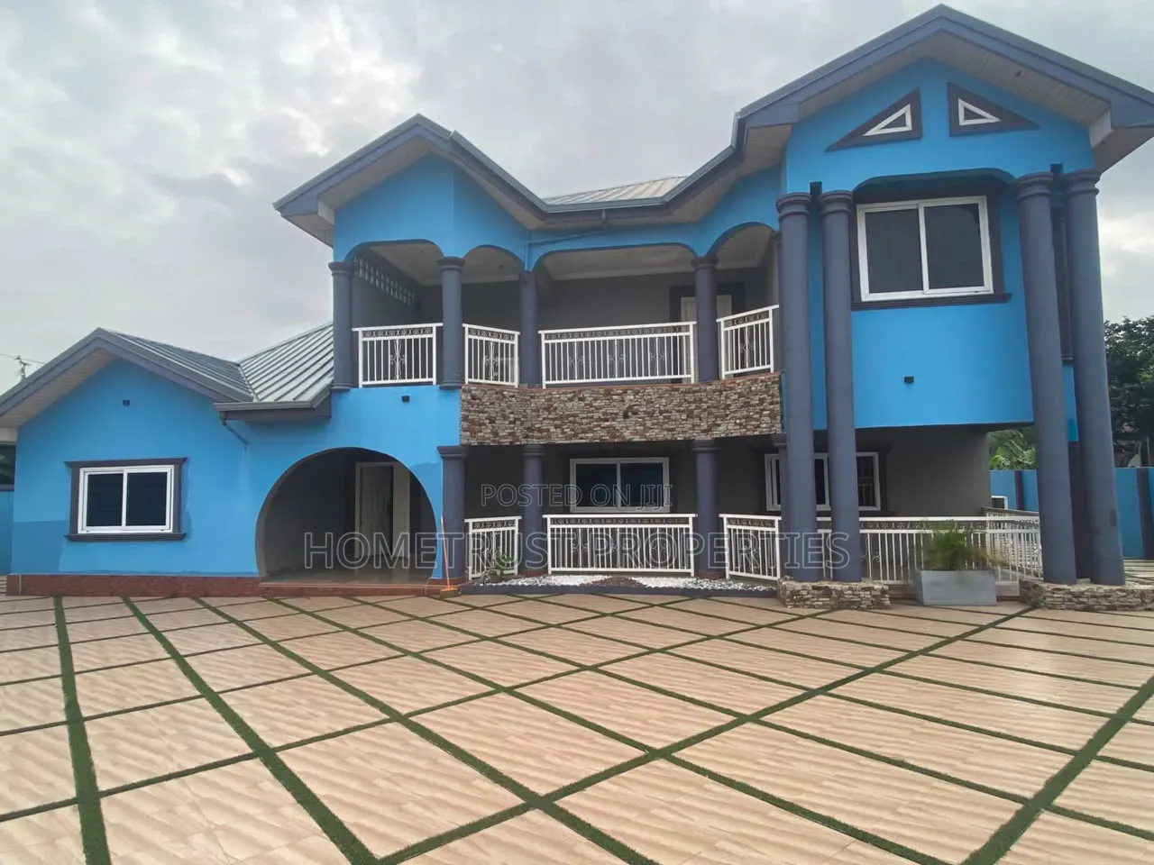 5bdrm Duplex in Haatso Bohwe, Antis for sale in Antis