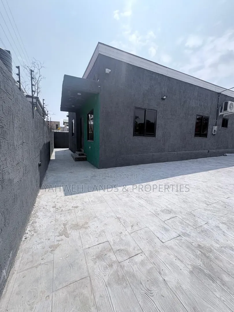 3bdrm House in Spintex Hfc for sale in Spintex