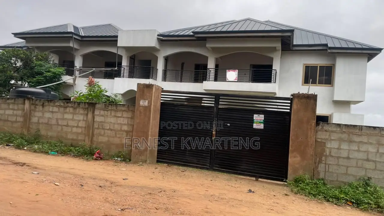 12bdrm Block of Flats in Super Elite Estate, Sowutwuom for sale in Sowutwuom