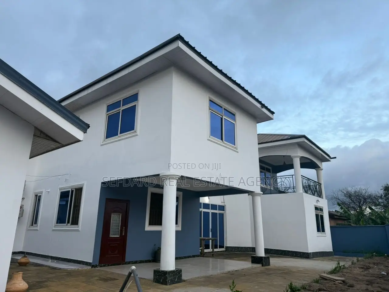 8bdrm House in Sefdard Properties, Haatso for sale in Haatso