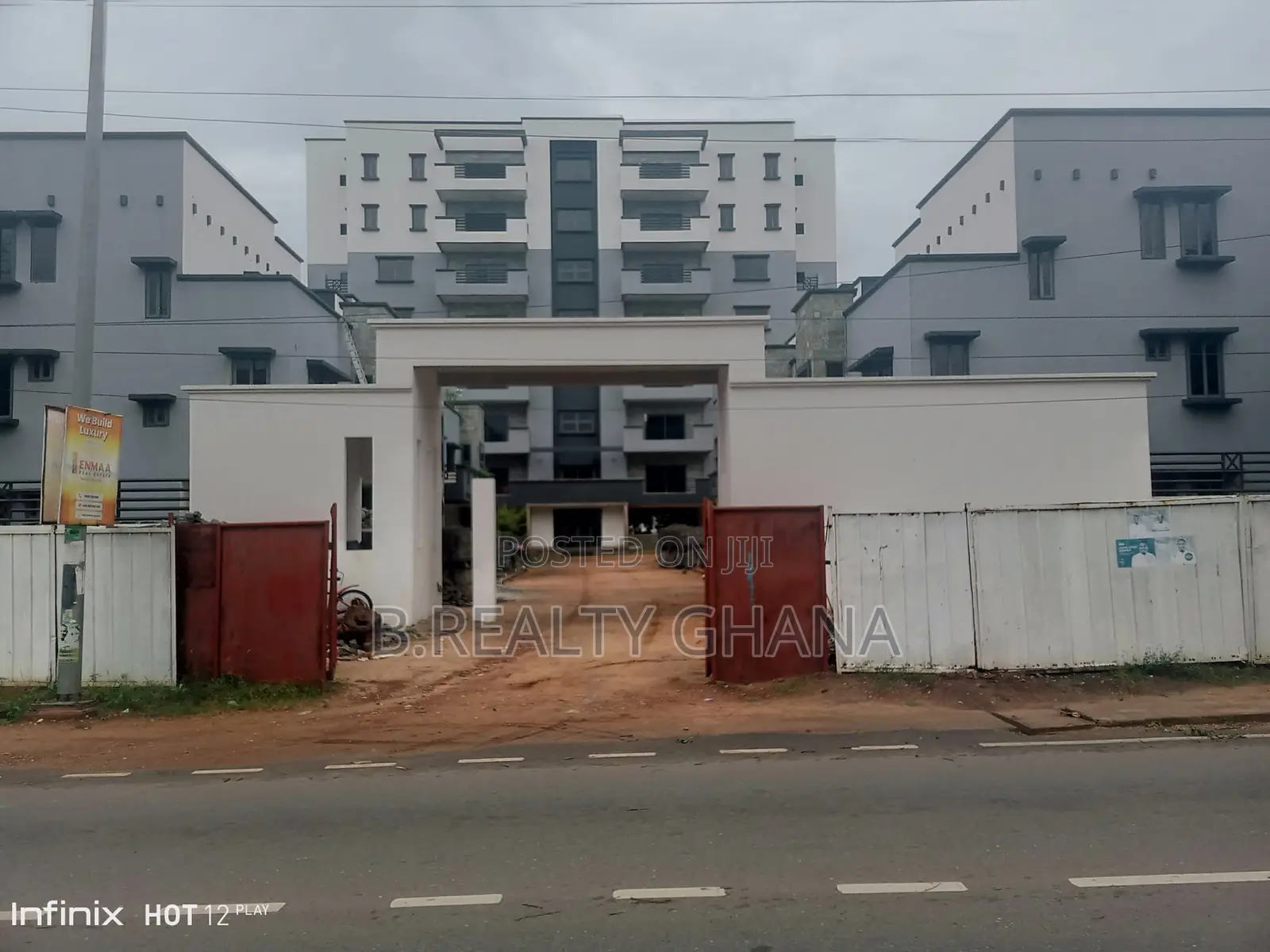 Furnished 3bdrm Apartment in Airport Residential Area for sale in Airport Residential Area