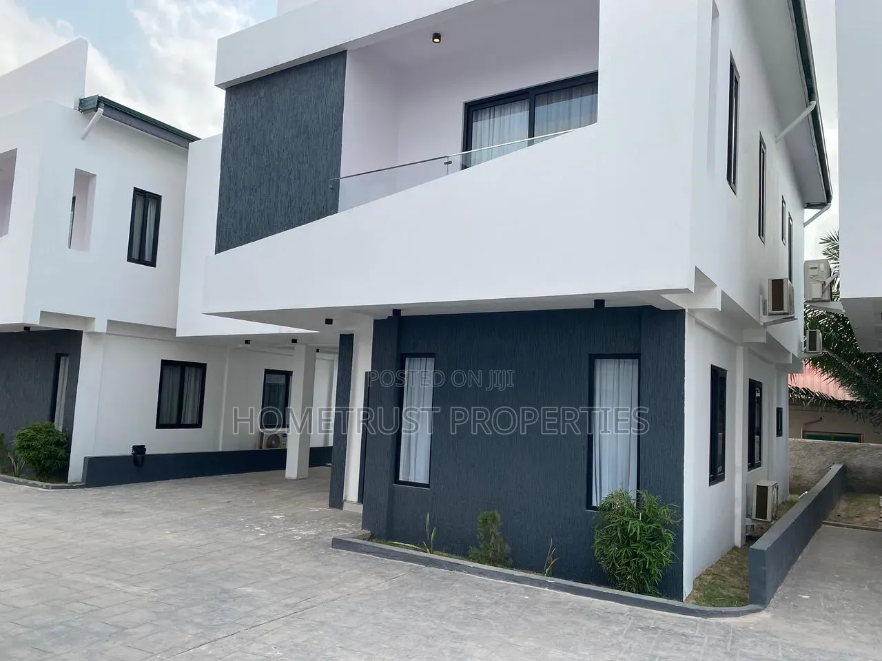 2bdrm Duplex in Ashaley Botwe School, Nmai-Dzorn for sale in Nmai-Dzorn