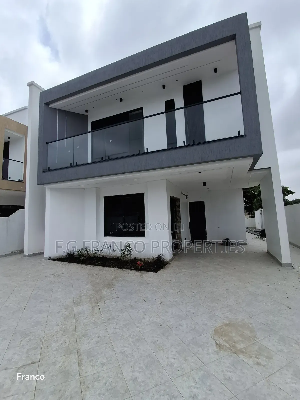 3bdrm House in Kg Franco Properties, Baatsona Total for sale in Baatsona Total