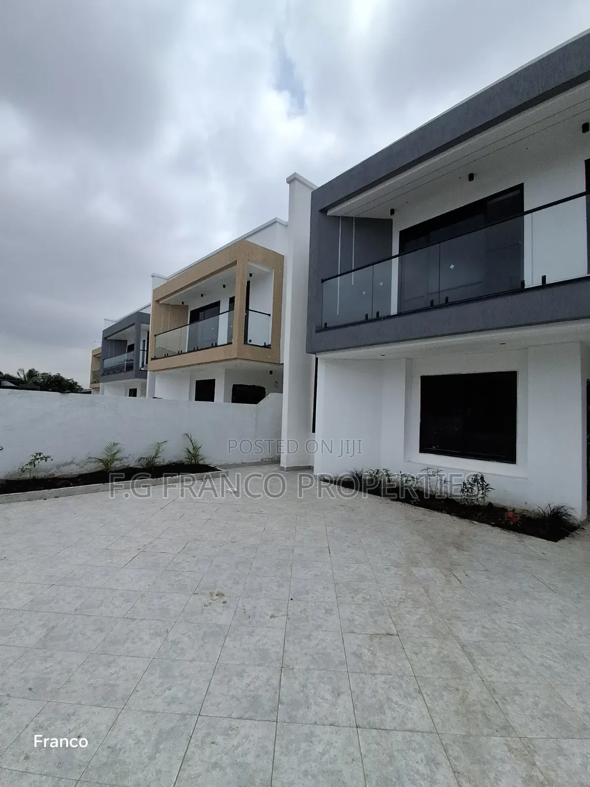 3bdrm House in Kg Franco Properties, Baatsona Total for sale in Baatsona Total