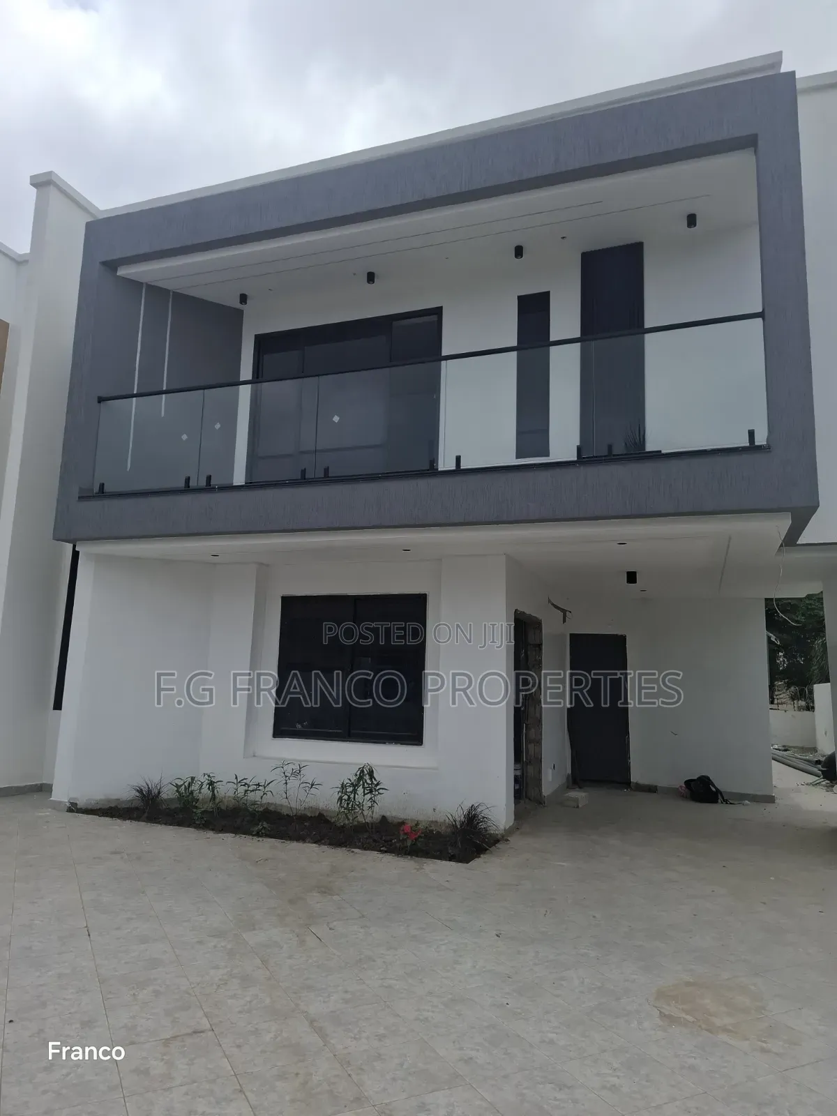 3bdrm House in Kg Franco Properties, Baatsona Total for sale in Baatsona Total
