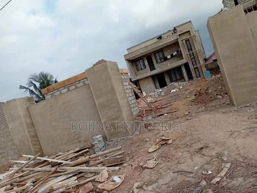 Furnished 5bdrm Townhouse/Terrace in Daban, Kumasi Metropolitan in Kumasi Metropolitan