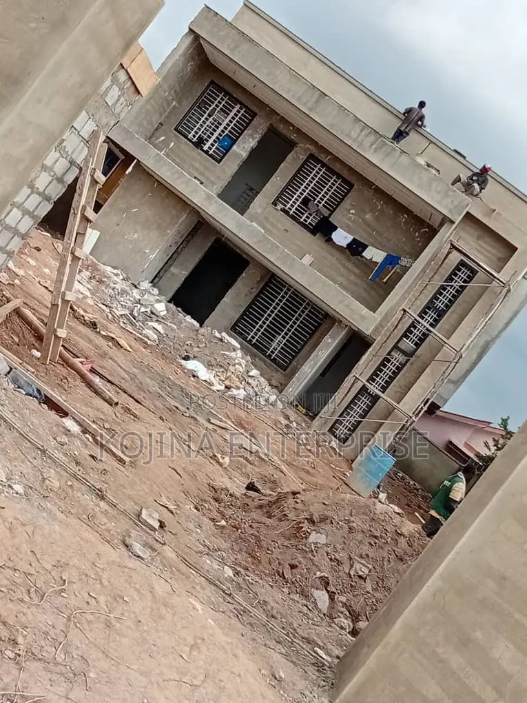 Furnished 5bdrm Townhouse/Terrace in Daban, Kumasi Metropolitan in Kumasi Metropolitan