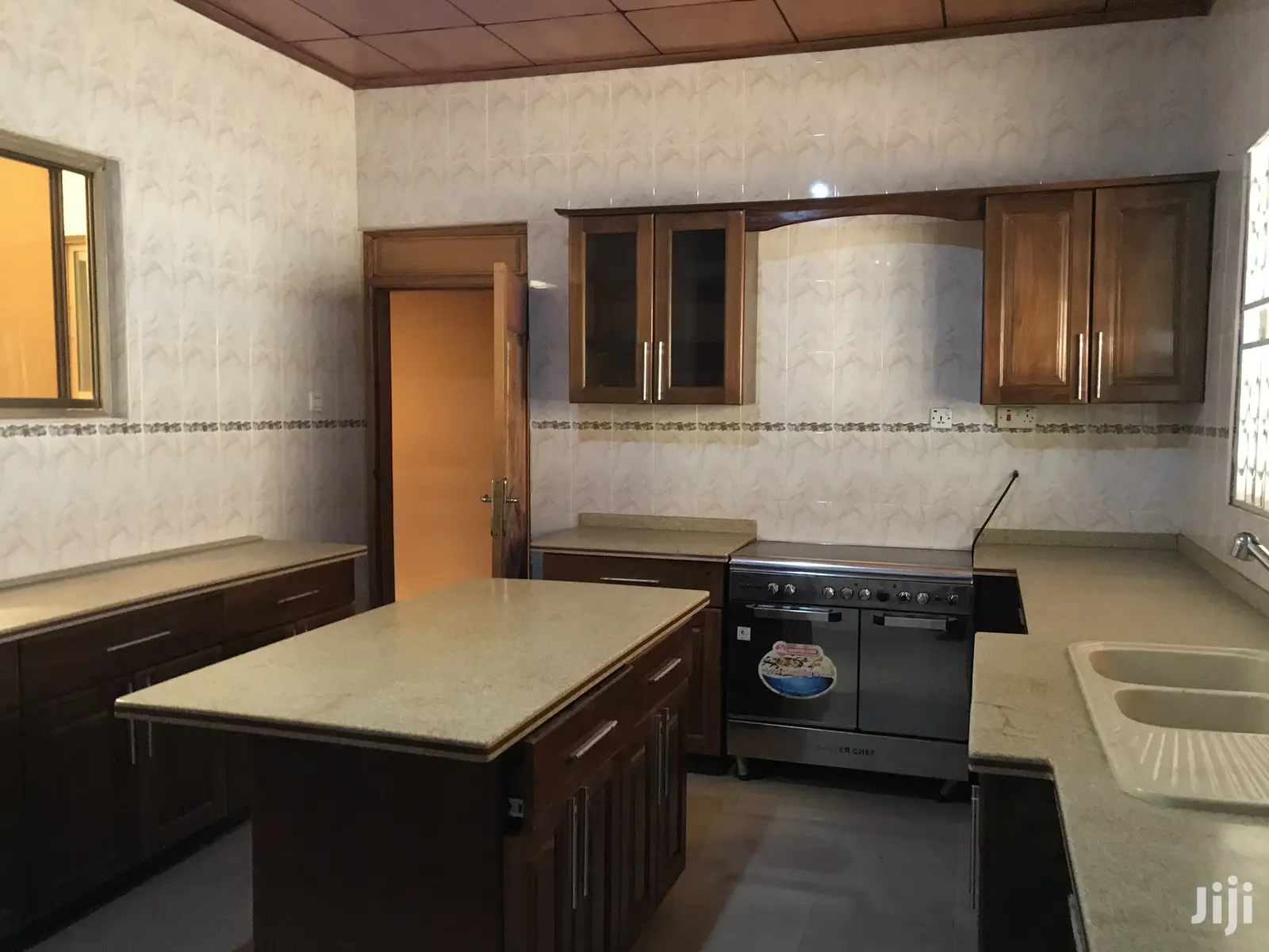 4 Bedrooms House for Rent at Community 18 in Tema Metropolitan