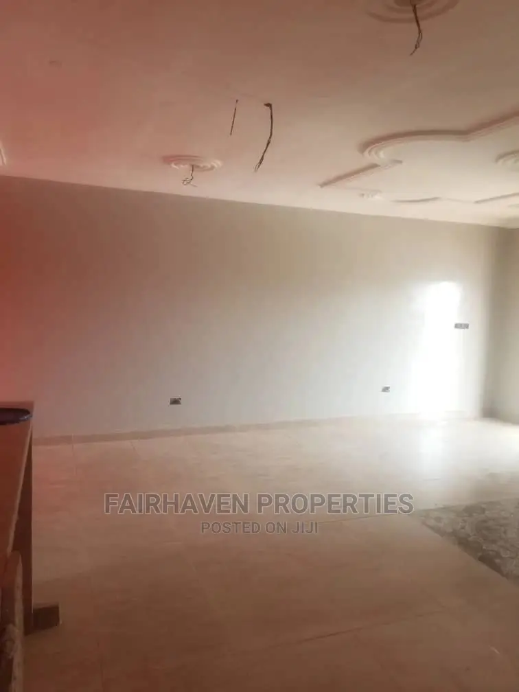 2bdrm Block of Flats in Fh, Trade Fair for rent in Trade Fair
