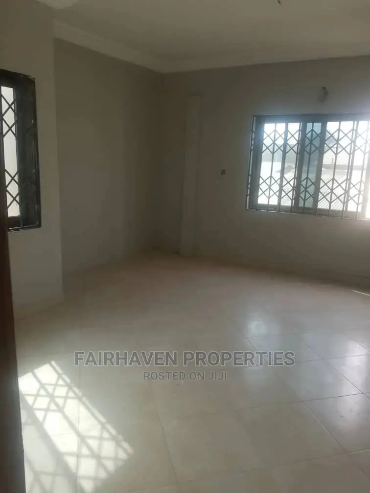 2bdrm Block of Flats in Fh, Trade Fair for rent in Trade Fair