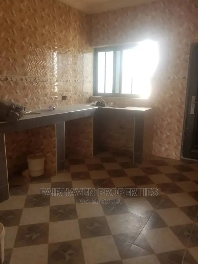 2bdrm Block of Flats in Fh, Trade Fair for rent in Trade Fair