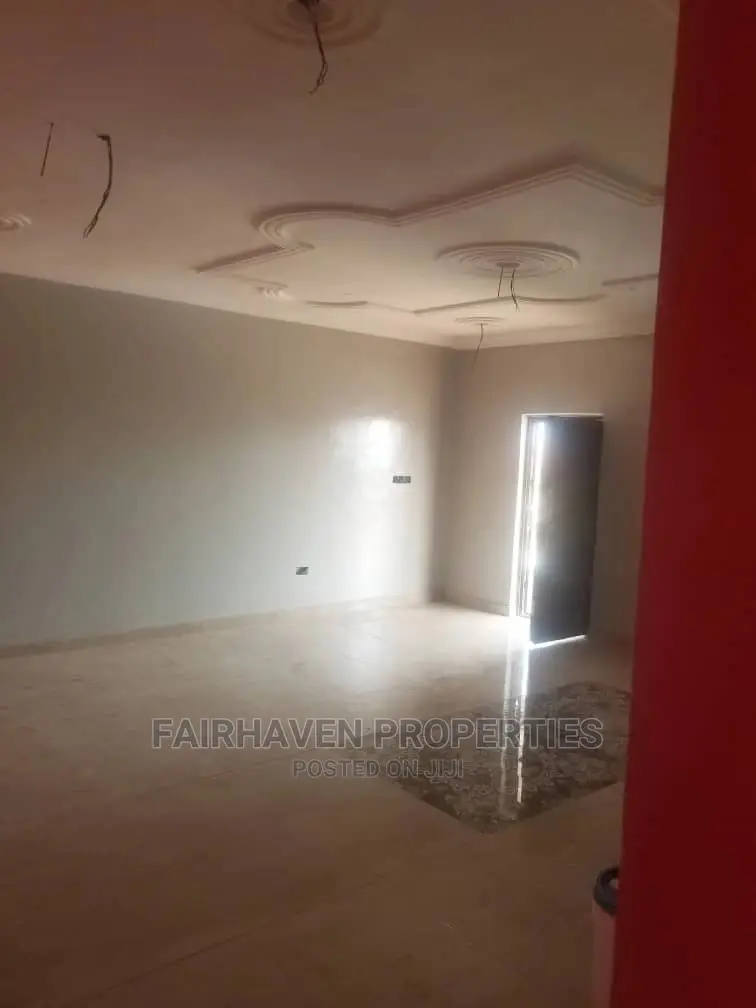 2bdrm Block of Flats in Fh, Trade Fair for rent in Trade Fair