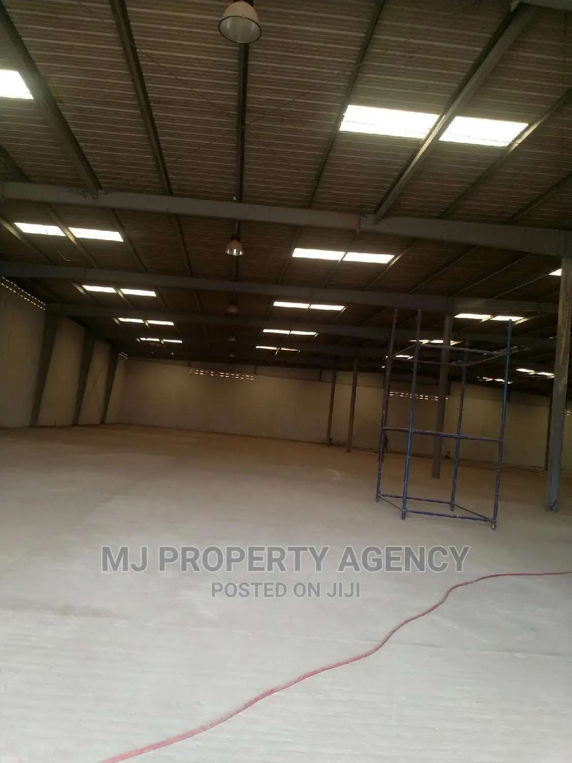 ROADSIDE 3500 SQM WAREHOUSE in Tema in Tema Metropolitan