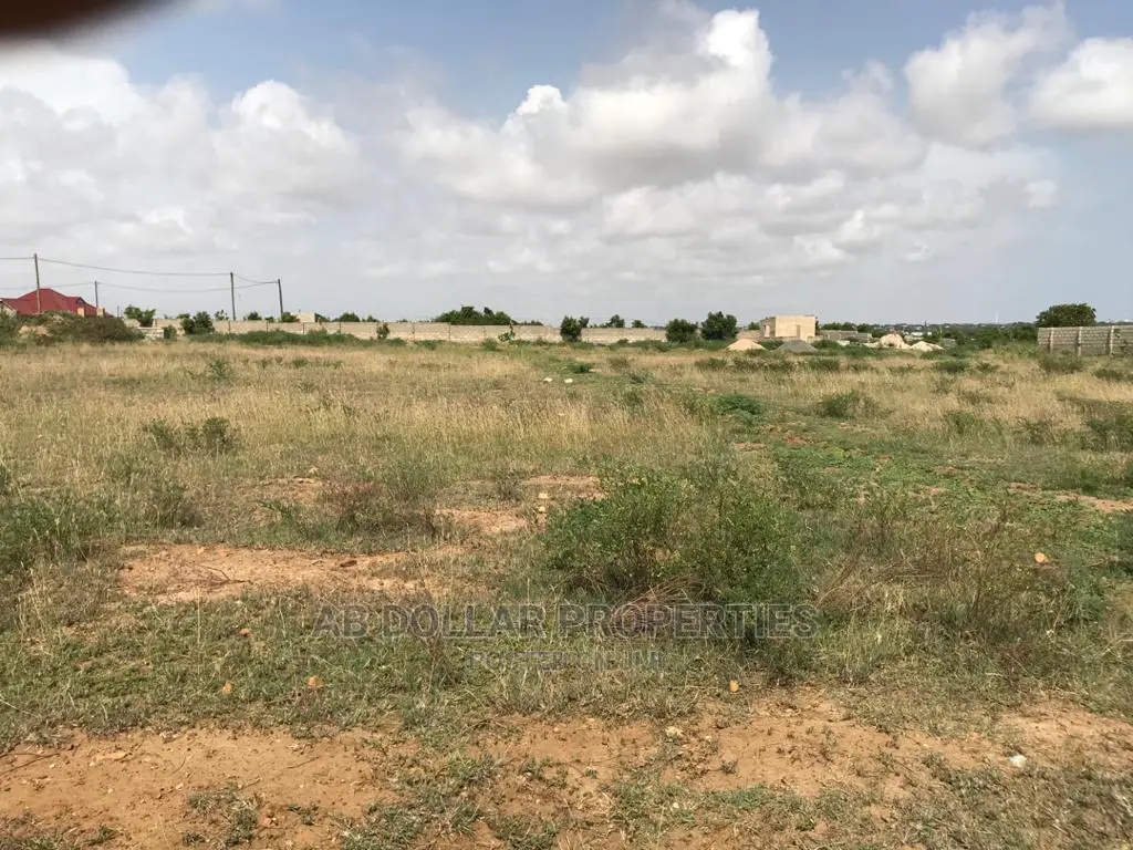 5 Acres Of Land For Sale in Papaye