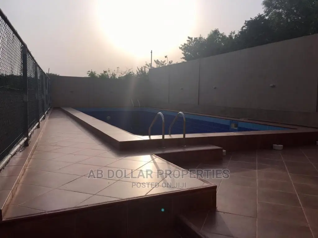 22 Bedroom House For Sale in Akuapim South
