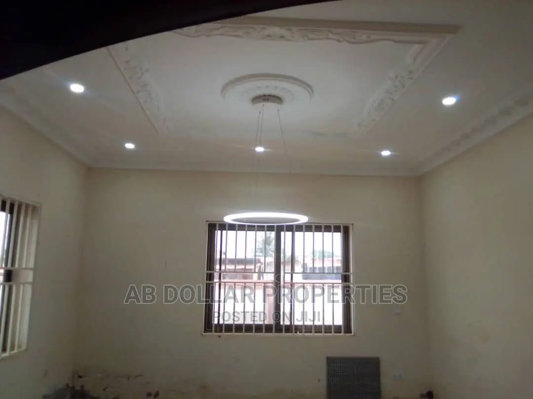 6 Bedroom House Ensuite in Accra Metropolitan
