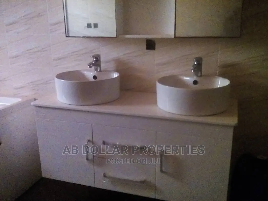 6 Bedroom House Ensuite in Accra Metropolitan