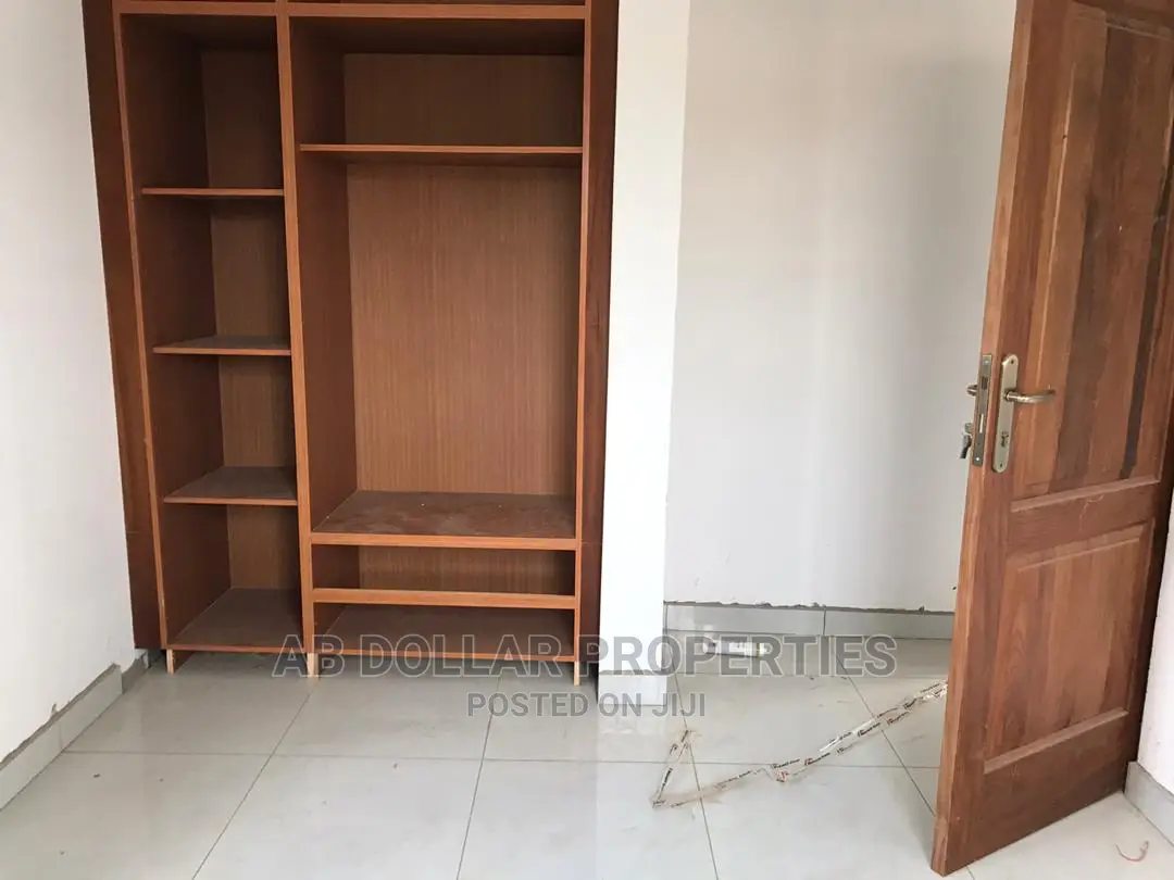6 Bedroom House Ensuite in Accra Metropolitan