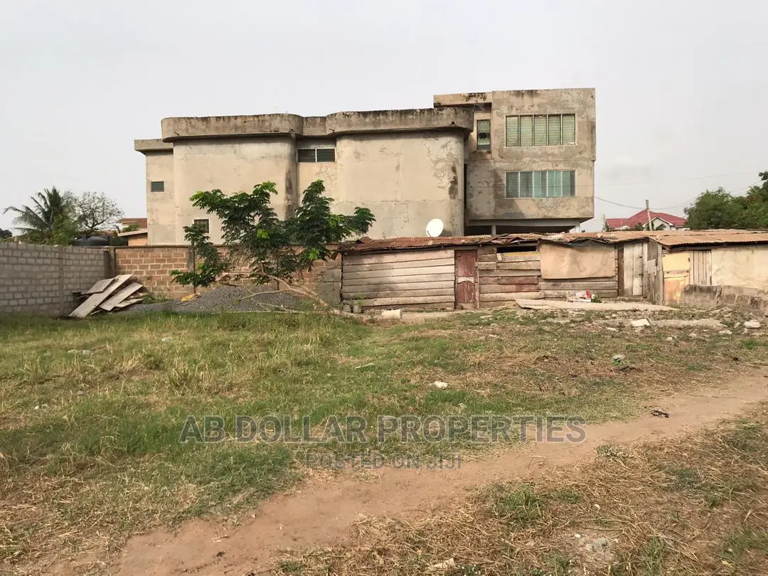One Plot of Land for Sale at Sakumono in Baatsona Total