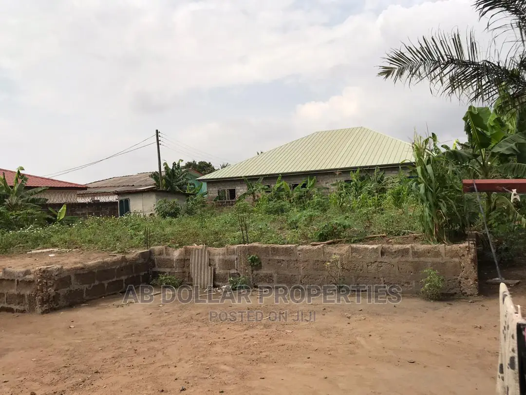 One Plot of Land for Sale in Baatsona Total