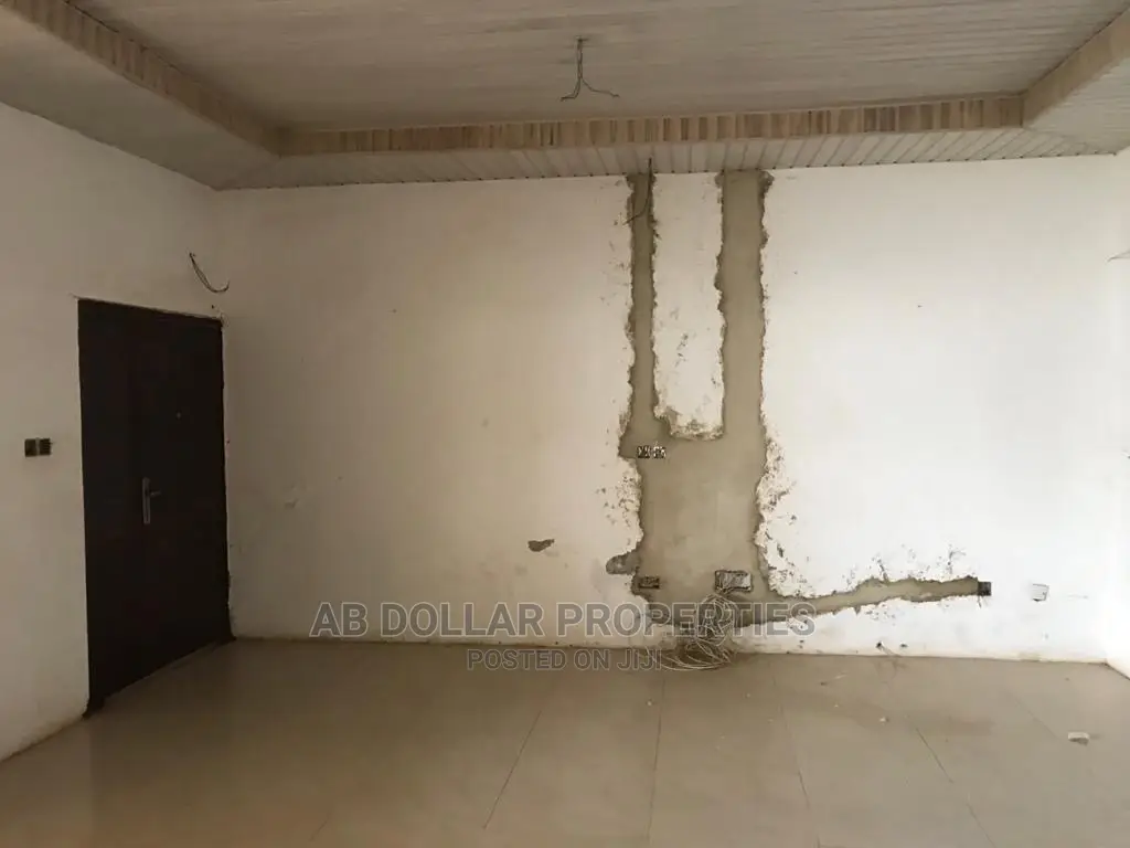 5 Bedroom House for Sale in Spintex