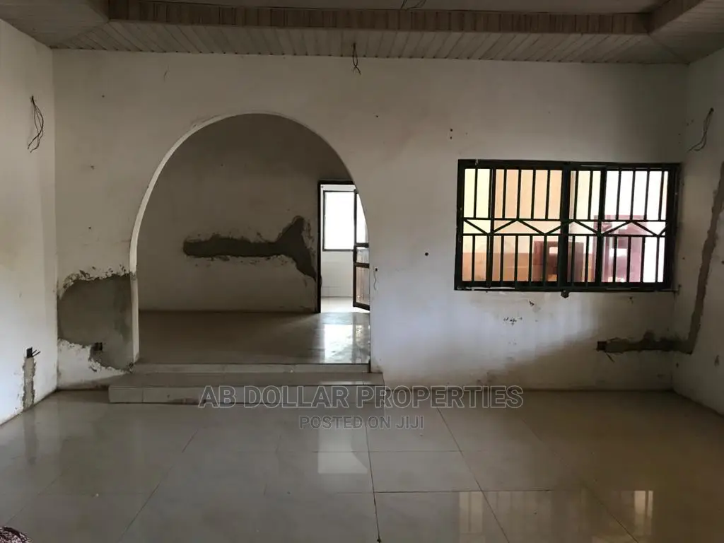 5 Bedroom House for Sale in Spintex