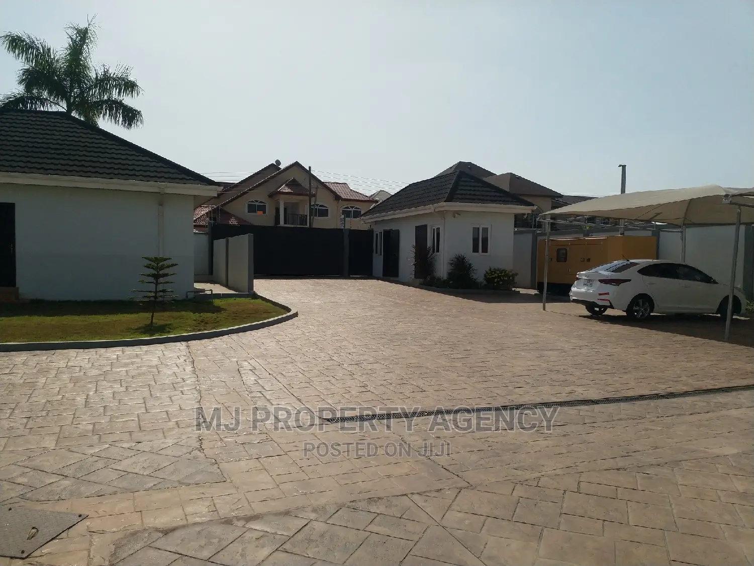 3bdrm Townhouse / Terrace in Community 25 Hfc, Tema Metropolitan in Tema Metropolitan